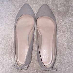 Beige/Tan flats